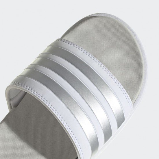 adidas Adilette Slides με Πλατφόρμα σε Λευκό Χρώμα adidas Adilette Slides με Πλατφόρμα σε Λευκό Χρώμα